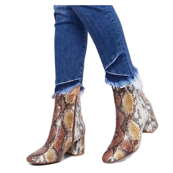 Chinese Laundry Davinna Yellow Brown Snakeskin Low heel ankle boots Size 5.5‎ - Picture 1 of 13